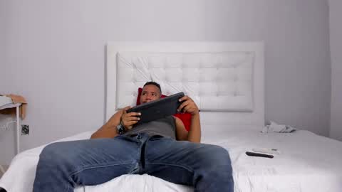 Lucas online show from February 28, 2025, 1:37 am