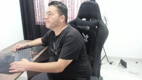 massimo_danger online show from October 16, 2025, 3:24 pm