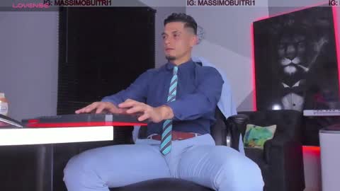 I am Massimo online show from December 6, 2024, 11:25 pm
