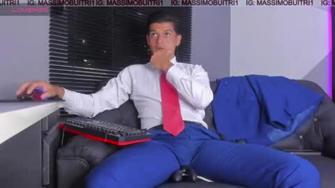 I am Massimo online show from May 3, 2026, 11:44 pm