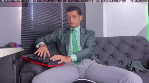 I am Massimo online show from May 5, 2026, 1:19 pm