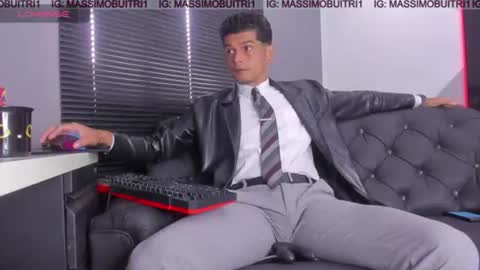 I am Massimo online show from June 23, 2026, 1:42 pm