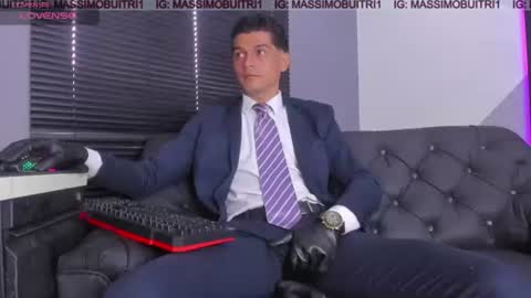 I am Massimo online show from July 23, 2026, 1:42 pm