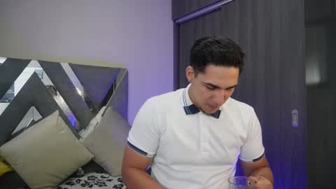 massimo_vidal online show from September 27, 2025, 3:11 am