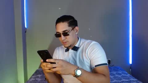 massimo_vidal online show from November 1, 2025, 2:46 am