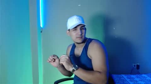 massimo_vidal online show from November 21, 2025, 2:38 pm