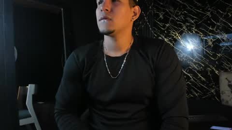 Snapshot of massimo_vidal chatting on April 17, 2026, 7:06 pm massimo_vidal online show from April 17, 2026, 7:06 pm