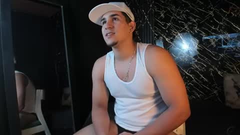 Snapshot of massimo_vidal chatting on April 22, 2026, 12:24 am massimo_vidal online show from April 22, 2026, 12:24 am