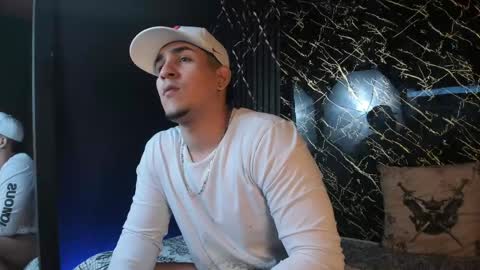 Snapshot of massimo_vidal chatting on May 18, 2026, 3:07 pm massimo_vidal online show from May 18, 2026, 3:07 pm