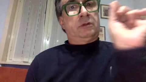 Snapshot of massimoxsempre chatting on December 10, 2024, 6:44 am massimoxsempre online show from December 10, 2024, 6:44 am