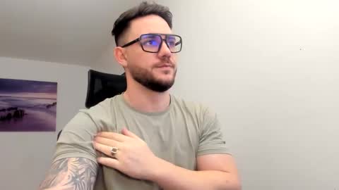 Snapshot of master_alexxxander chatting on January 6, 2026, 7:01 am Alex online show from January 6, 2026, 7:01 am