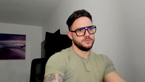 Snapshot of master_alexxxander chatting on January 8, 2026, 9:28 pm Alex online show from January 8, 2026, 9:28 pm