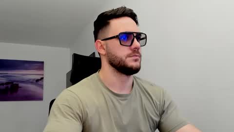 Snapshot of master_alexxxander chatting on January 17, 2026, 10:42 am Alex online show from January 17, 2026, 10:42 am