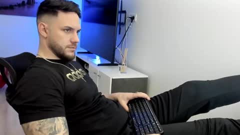 Snapshot of master_alexxxander chatting on February 2, 2026, 6:34 am Alex online show from February 2, 2026, 6:34 am