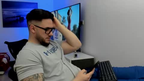 Snapshot of master_alexxxander chatting on February 3, 2026, 6:40 am Alex online show from February 3, 2026, 6:40 am