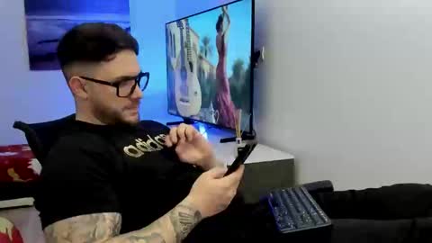 Snapshot of master_alexxxander chatting on February 4, 2026, 6:47 pm Alex online show from February 4, 2026, 6:47 pm