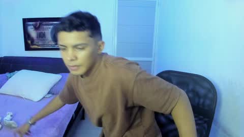 master_boy28 online show from December 17, 2024, 9:38 pm