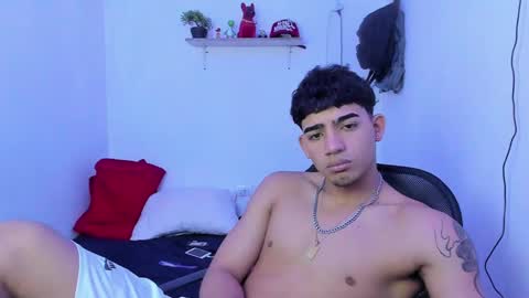 master_boy28 online show from January 2, 2025, 8:13 pm