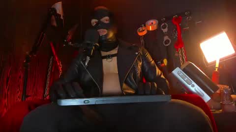 Snapshot of master_connor chatting on August 5, 2026, 10:55 pm Master connor online show from August 5, 2026, 10:55 pm