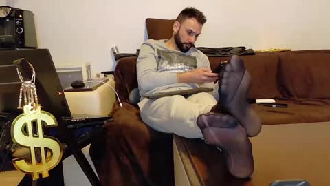 Snapshot of master_roberto333 chatting on February 9, 2026, 5:17 pm SIR online show from February 9, 2026, 5:17 pm