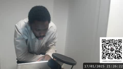 Snapshot of masterdomfuck chatting on January 18, 2025, 12:24 am Masterdomfuck online show from January 18, 2025, 12:24 am