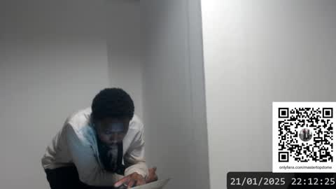 Snapshot of masterdomfuck chatting on January 22, 2025, 1:10 am Masterdomfuck online show from January 22, 2025, 1:10 am