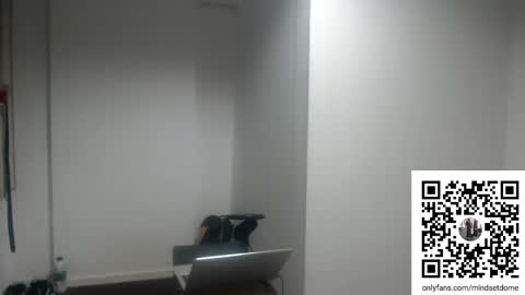 Snapshot of masterdomfuck chatting on September 16, 2025, 12:44 am Masterdomfuck online show from September 16, 2025, 12:44 am