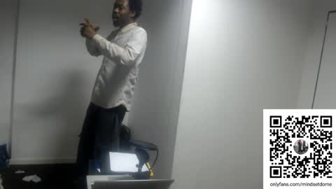 Snapshot of masterdomfuck chatting on September 30, 2025, 12:04 am Masterdomfuck online show from September 30, 2025, 12:04 am