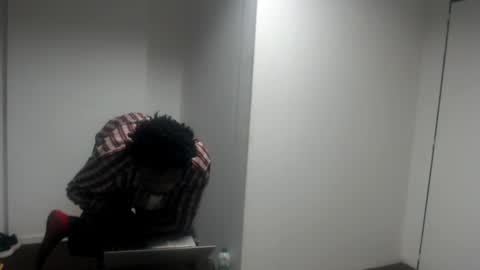 Snapshot of masterdomfuck chatting on October 17, 2025, 10:01 pm Masterdomfuck online show from October 17, 2025, 10:01 pm