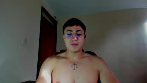 Snapshot of masterfiterotic chatting on February 11, 2025, 9:14 pm masterfiterotic online show from February 11, 2025, 9:14 pm