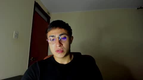 Snapshot of masterfiterotic chatting on February 15, 2025, 2:37 am masterfiterotic online show from February 15, 2025, 2:37 am