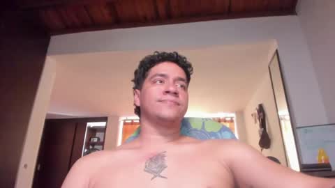 Juan Independent Model online show from May 9, 2026, 9:09 pm