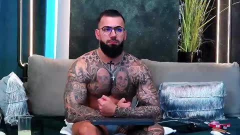 masterkingofmuscle online show from March 6, 2025, 1:46 pm