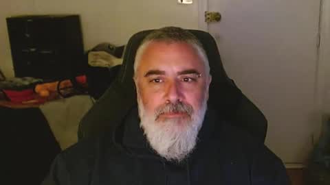 Snapshot of mastermcgirt chatting on September 27, 2025, 8:30 am Dave online show from September 27, 2025, 8:30 am