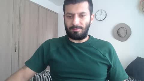 Snapshot of masterofinfatuation chatting on January 19, 2025, 1:01 pm online show from January 19, 2025, 1:01 pm
