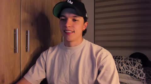 mastrangelo_x online show from September 26, 2025, 3:32 am