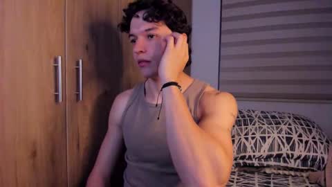 mastrangelo_x online show from October 18, 2025, 4:37 am