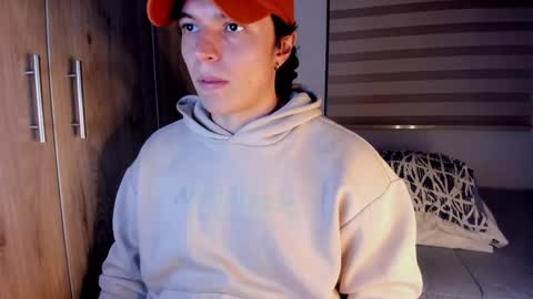 mastrangelo_x online show from April 30, 2026, 2:51 am