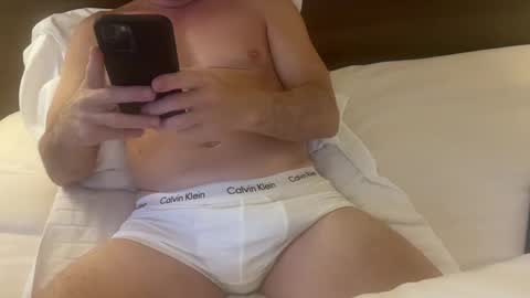 Snapshot of mat0891 chatting on November 6, 2025, 10:32 pm mat0891 online show from November 6, 2025, 10:32 pm