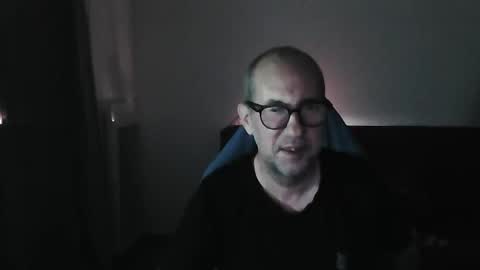 Snapshot of mat11efou chatting on October 17, 2025, 12:25 am mat11efou online show from October 17, 2025, 12:25 am