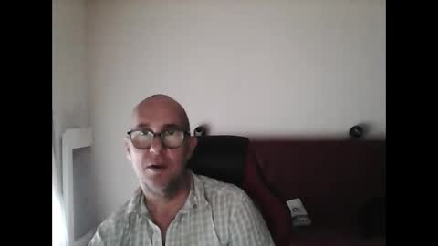 mat11efou online show from May 15, 2026, 8:43 am