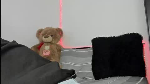 mateo_escobar online show from November 7, 2025, 7:03 pm