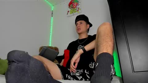 mateo_escobar online show from January 18, 2026, 5:11 am