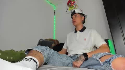 mateo_escobar online show from March 15, 2026, 5:13 am