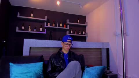 Snapshot of mateo_vegas chatting on February 20, 2025, 1:25 am Mateo online show from February 20, 2025, 1:25 am