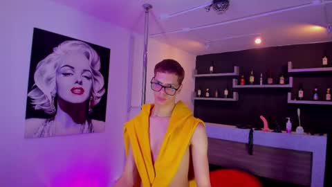 Snapshot of mateo_vegas chatting on February 21, 2025, 5:13 am Mateo online show from February 21, 2025, 5:13 am