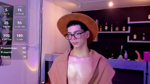 Snapshot of mateo_vegas chatting on February 27, 2025, 7:12 am Mateo online show from February 27, 2025, 7:12 am