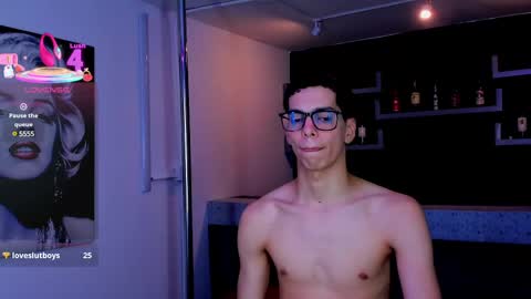 Snapshot of mateo_vegas chatting on February 28, 2025, 8:28 pm Mateo online show from February 28, 2025, 8:28 pm