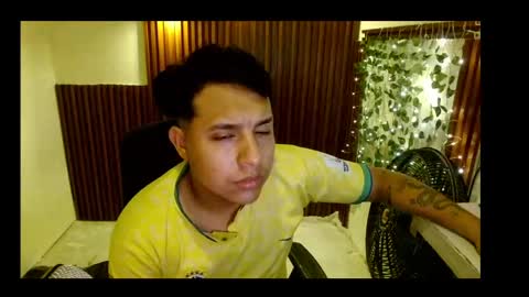 Snapshot of mateuspolla chatting on May 5, 2026, 5:26 am mateuspolla online show from May 5, 2026, 5:26 am