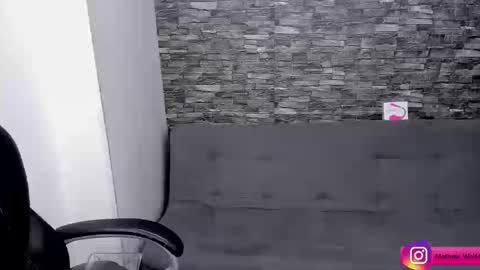 Mathew Independent model online show from September 25, 2025, 3:32 am